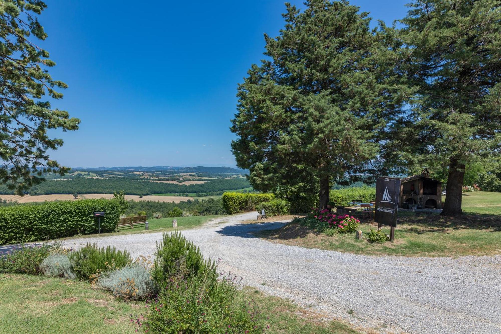 Agriturismo Spazzavento Palazzone 外观 照片